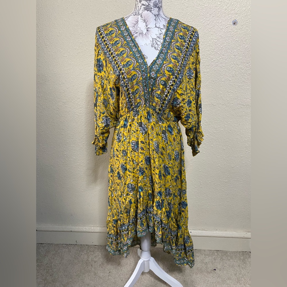 Umgee hi low hem dress, yellow paisley, ruffled sleeves, size‎ small